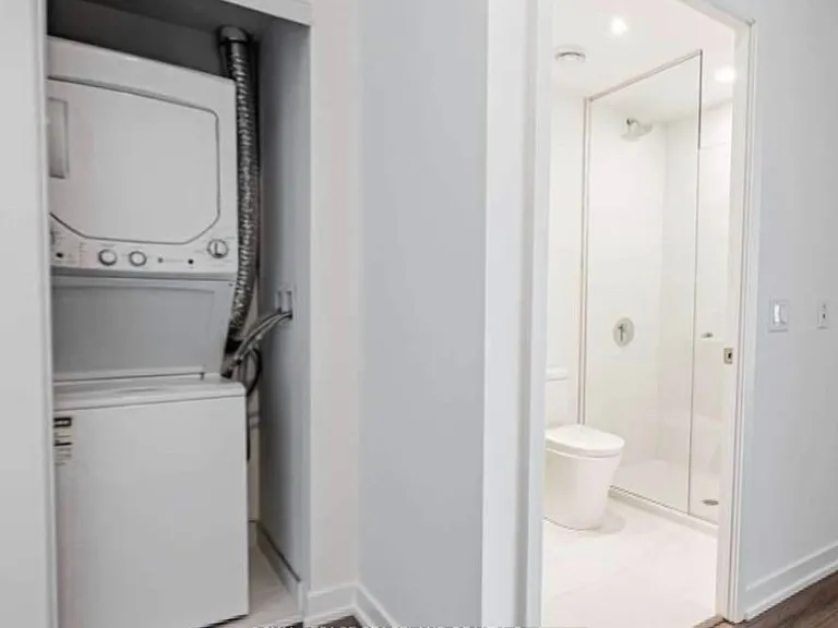 20 Edward St #1007 — Photo 4