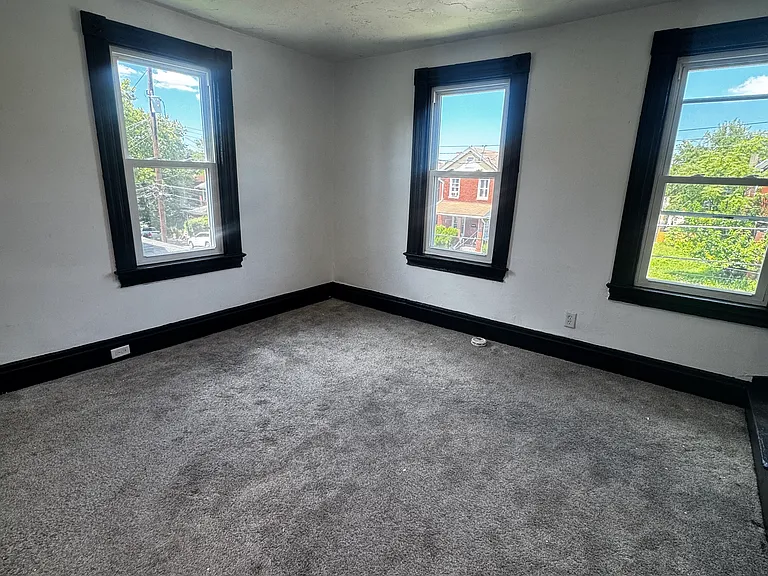 332 W 14th Ave — Photo 15