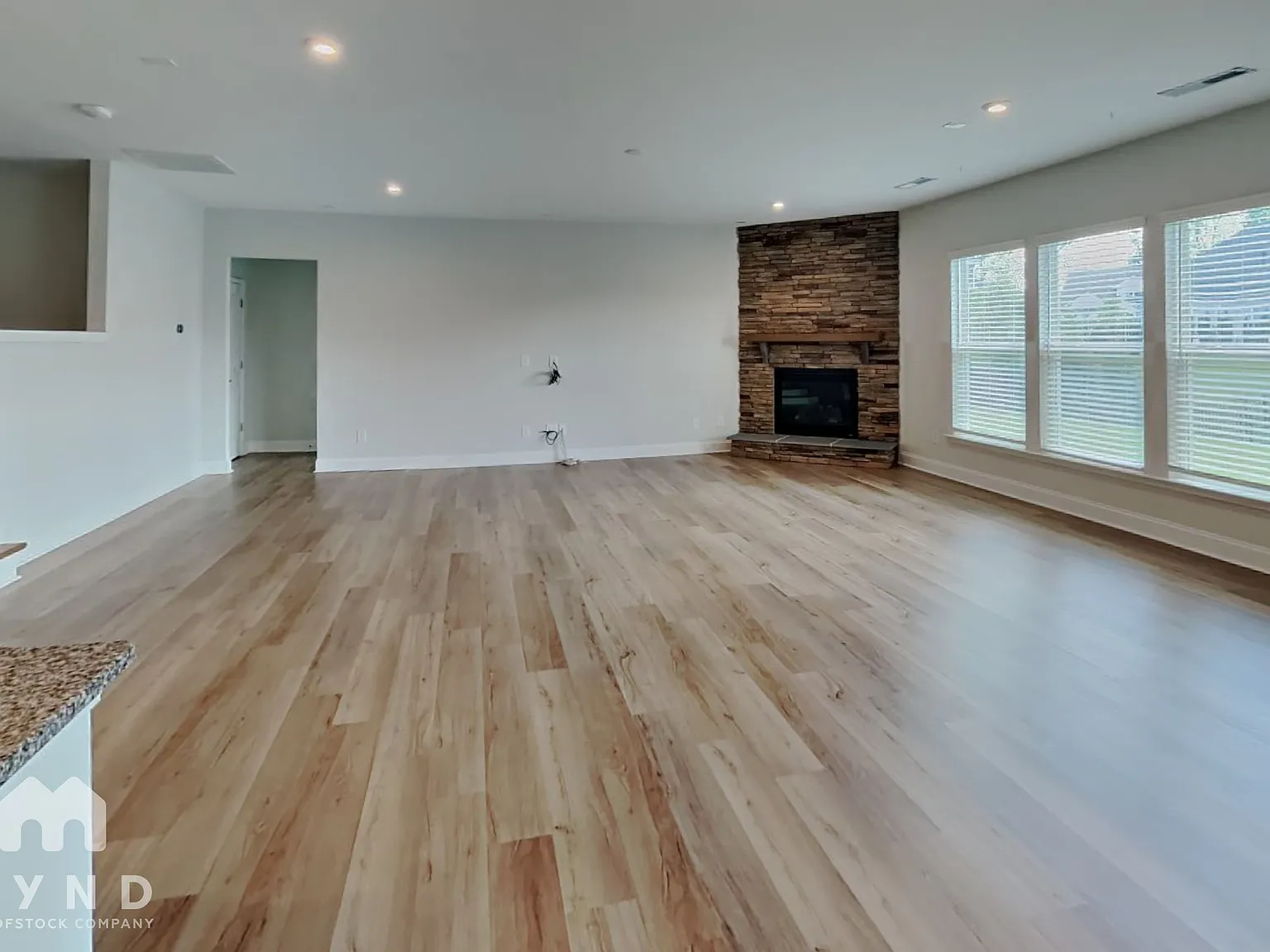 4 bed, 3.5 bath, 3461 sqft, $3,375 — Photo 2