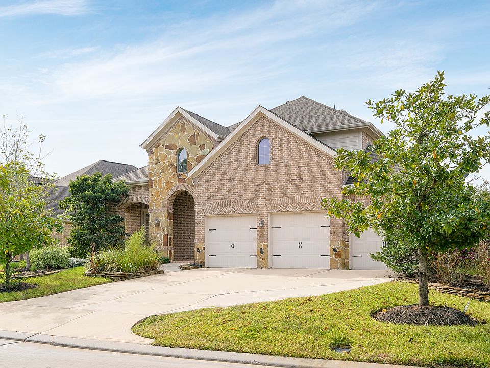 1st image of 226 N Vershire Cir