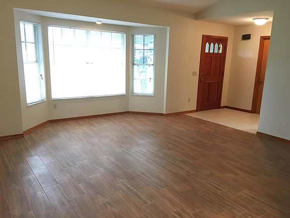 3rd image of 1469 Freeport Dr