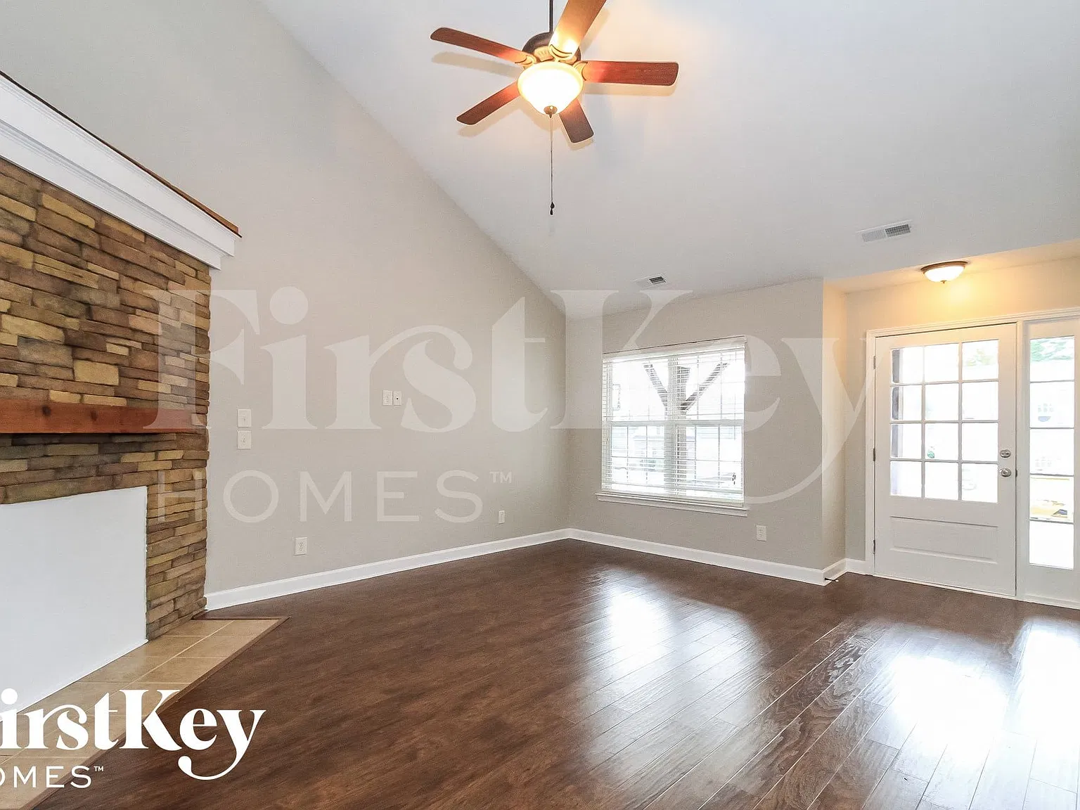 4 bed, 2.5 bath, 2148 sqft, $2,295 — Photo 3