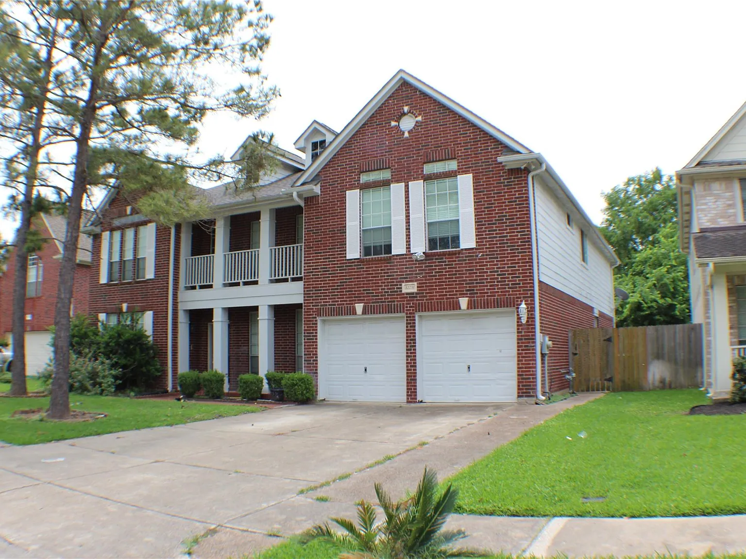 5 bed, 3.5 bath, 4582 sqft, $3,400 — Photo 4