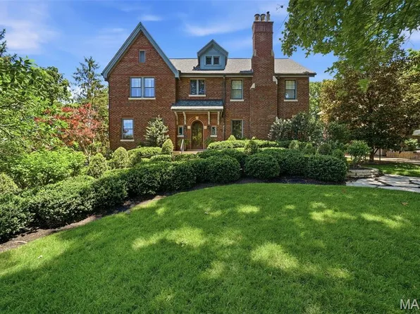 444 Sherwood Dr, Saint Louis, MO 63119
