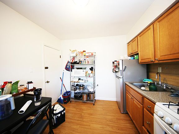 5th image of 410 Market St APT 3