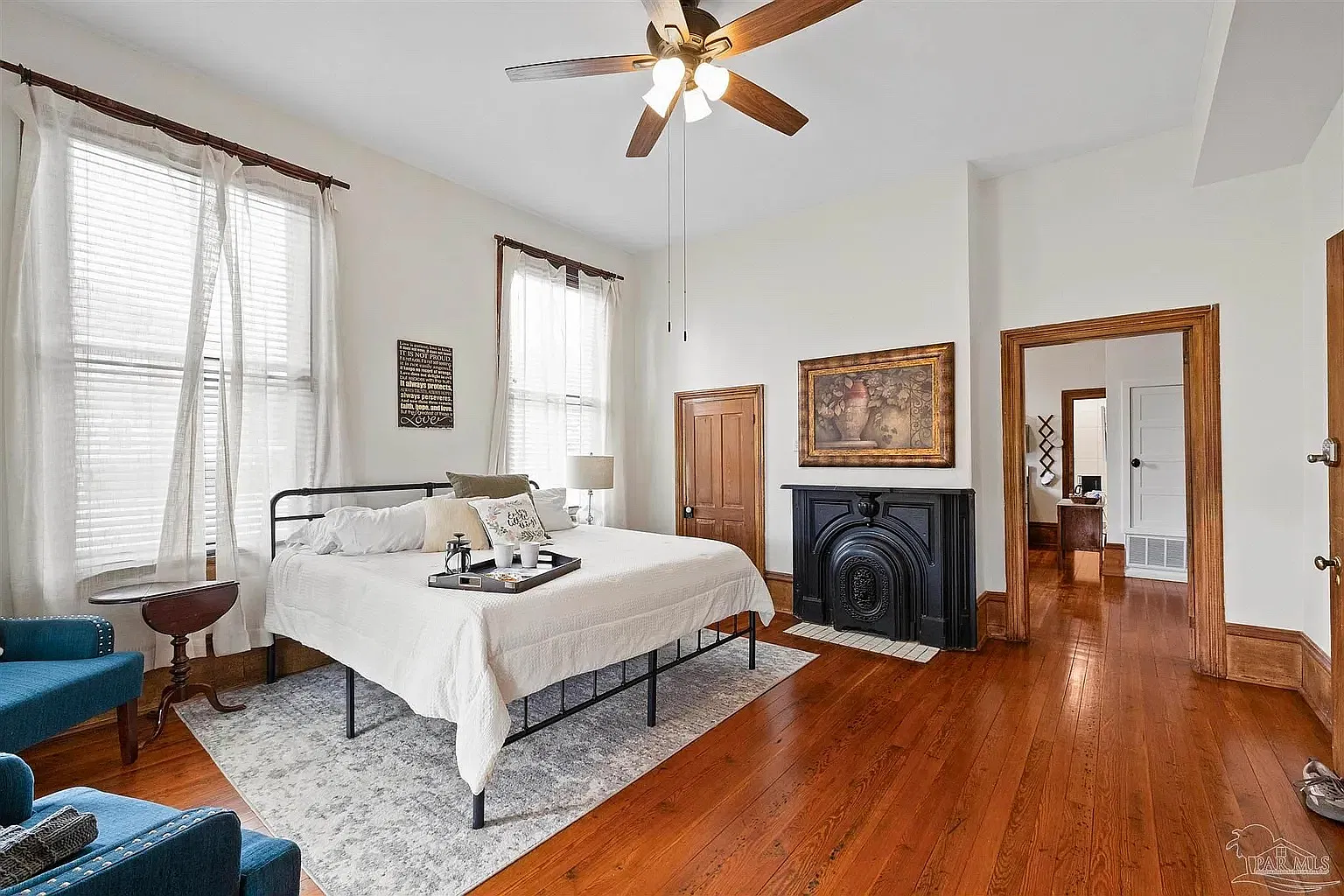 1 bed, 900 sqft, $2,400 — Photo 1