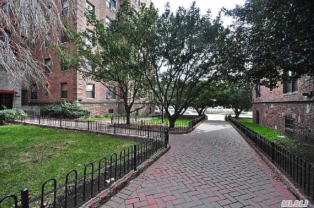 2nd image of 3015 Riverdale Ave APT 3F