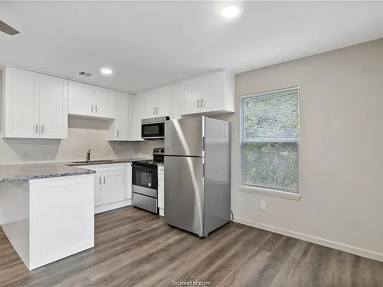 1502 Alpine Cir #D — Photo 6