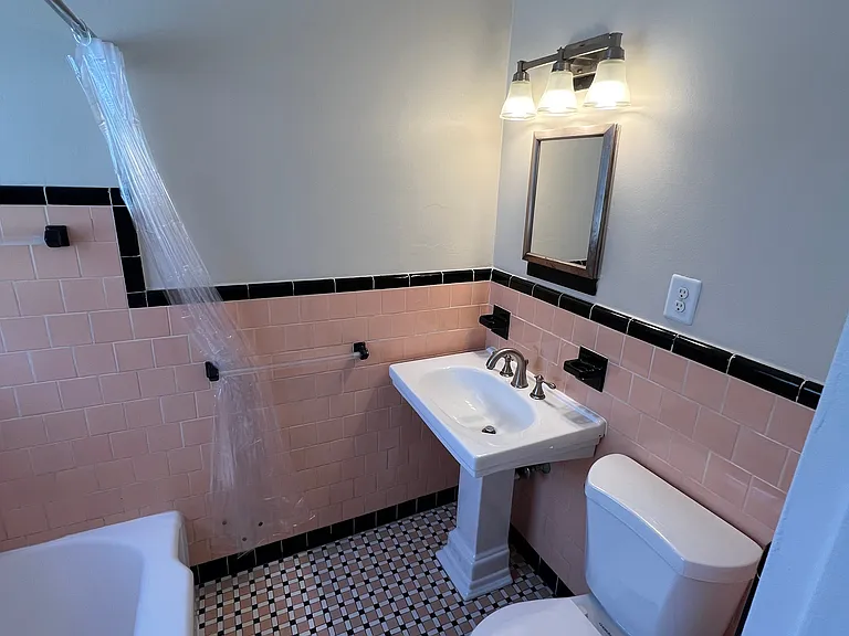 701 Bay St NE #2 — Photo 10