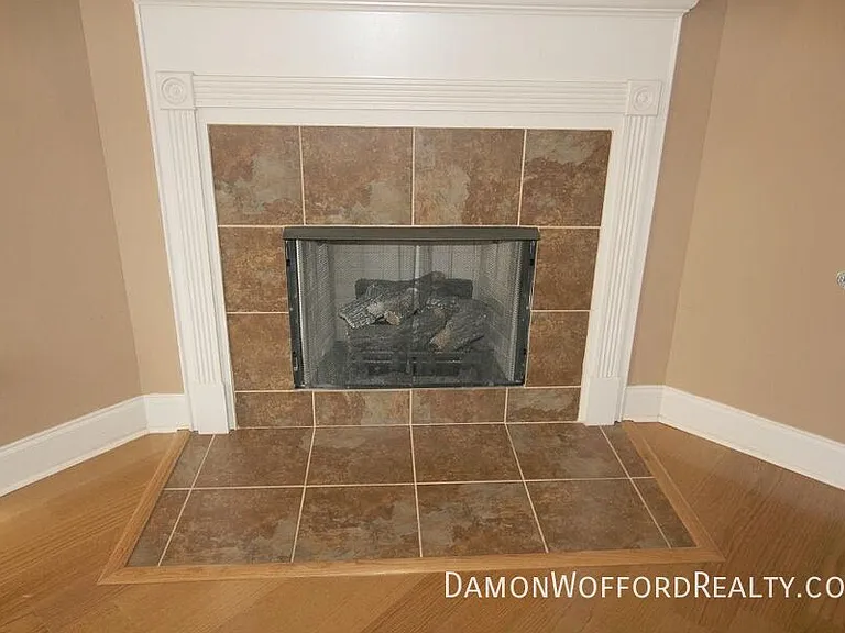 614 Oak Park Cir — Photo 8