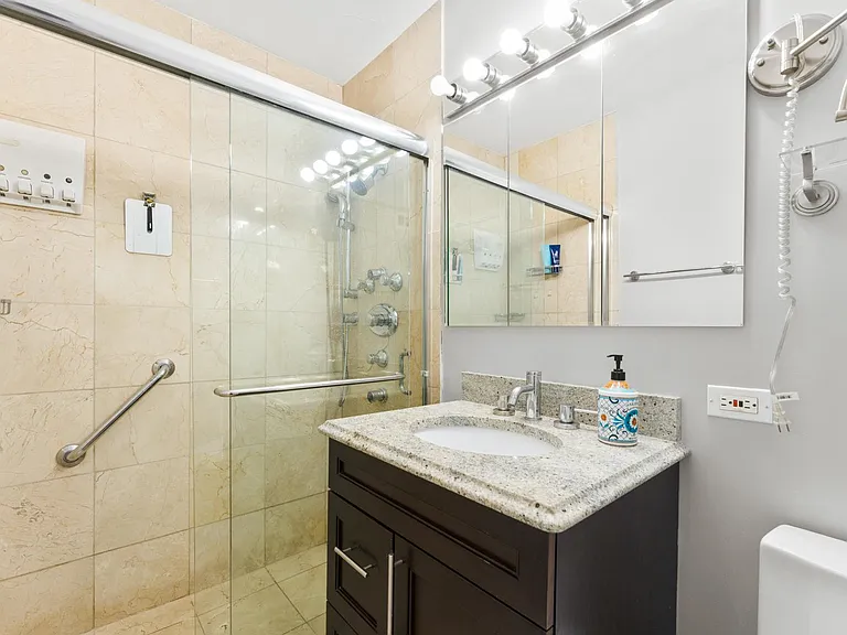 1150 N Lake Shore Dr #22GH — Photo 20