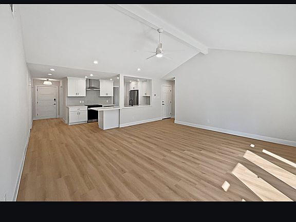 5th image of 5744 Ludington Dr #B9