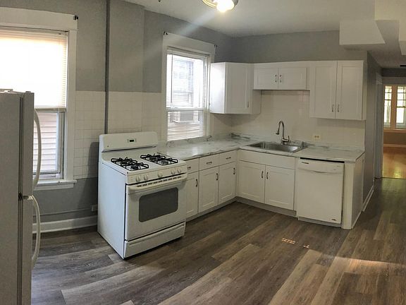3rd image of 3646 W Cornelia Ave APT 2F