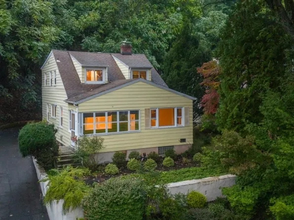 18 Halsted St, Verona Twp., NJ 07044