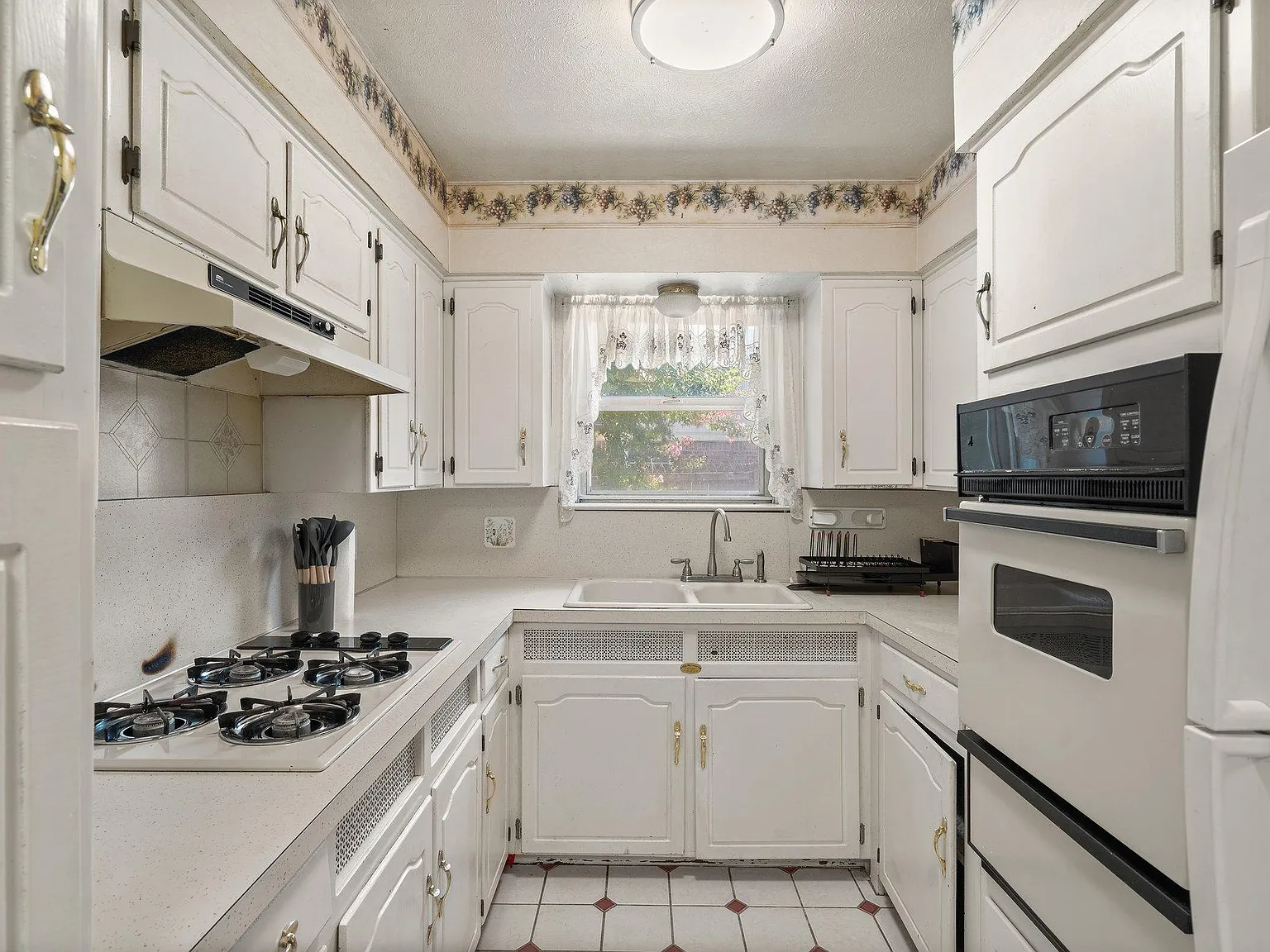 4 bed, 2.0 bath, 1741 sqft, $776 — Photo 4