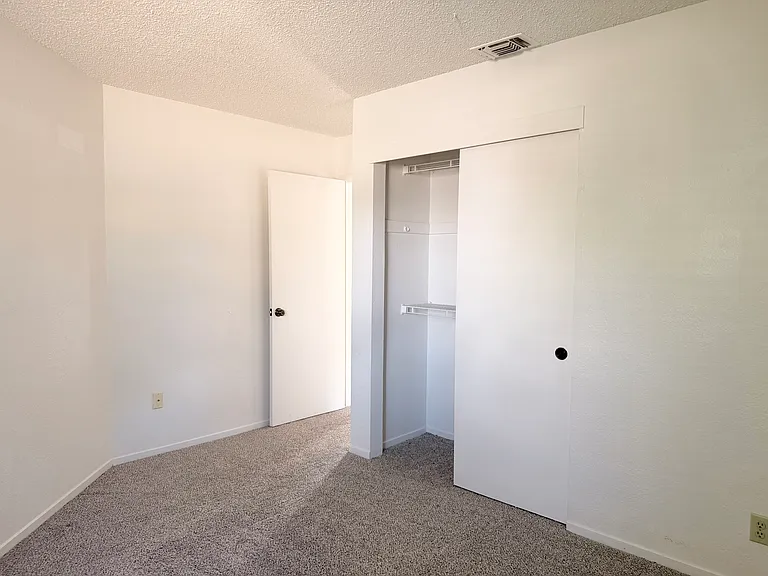 950 Spyglass Ct — Photo 9