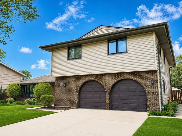 1106 Westfield Ln, Schaumburg, IL 60193
