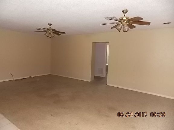 3rd image of 122 Mary Alice Dr