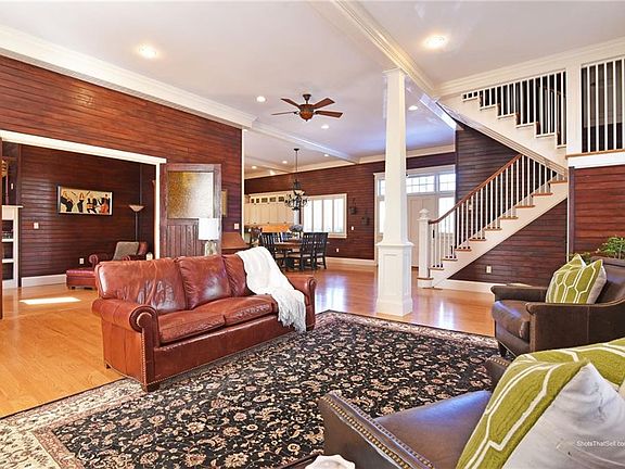 5th image of 180 Wentworth Ave
