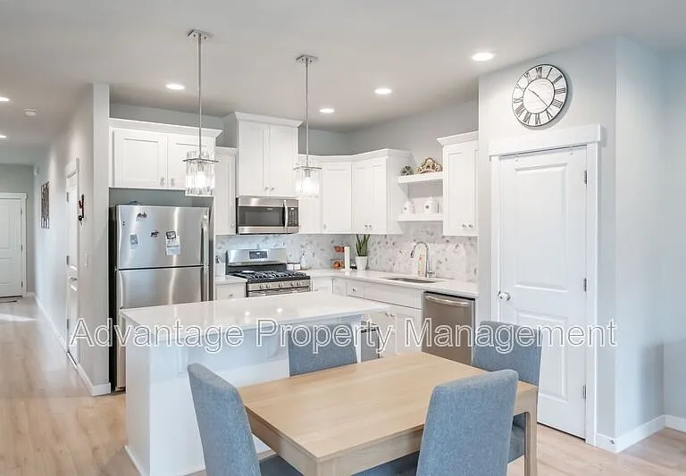 5587 NW Torchcrest Pl — Photo 8