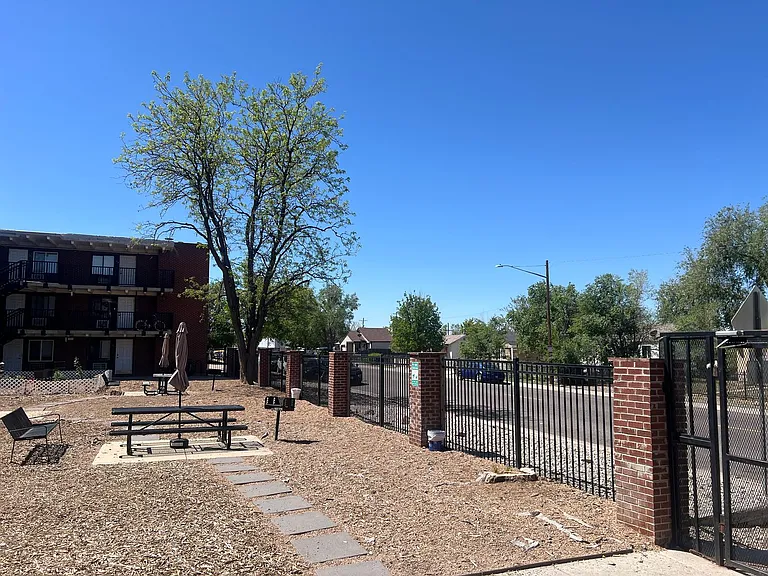 1180 Yosemite St #102 — Photo 11