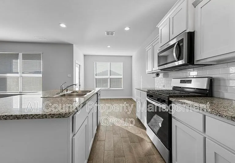 131 Orchard Pines Pl — Photo 5