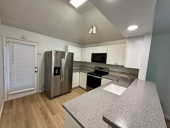 4th image of 2605 Aquaduct Ct