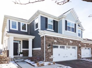 27W159 Breme Dr E, Warrenville, IL 60555