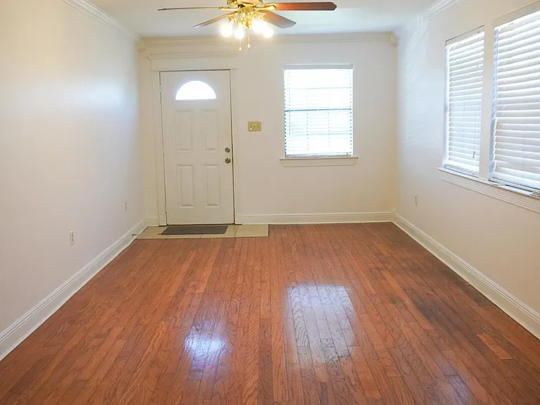 8539 Longwood View Ave — Photo 4