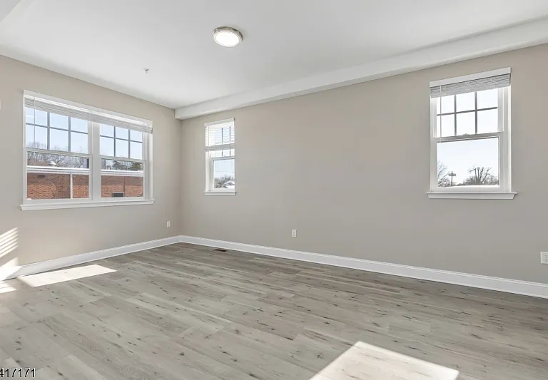 156 N Auten Ave — Photo 30
