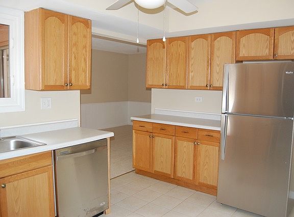 4th image of 315 W Lakeside Dr