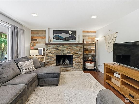4th image of 24702 E 54th Avenue