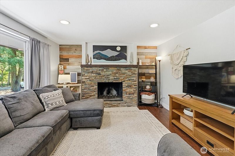 4th image of 24702 E 54th Avenue