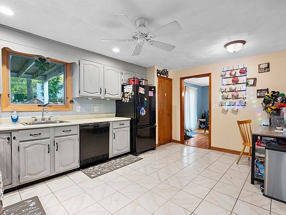 4th image of 41 Donnelly Dr