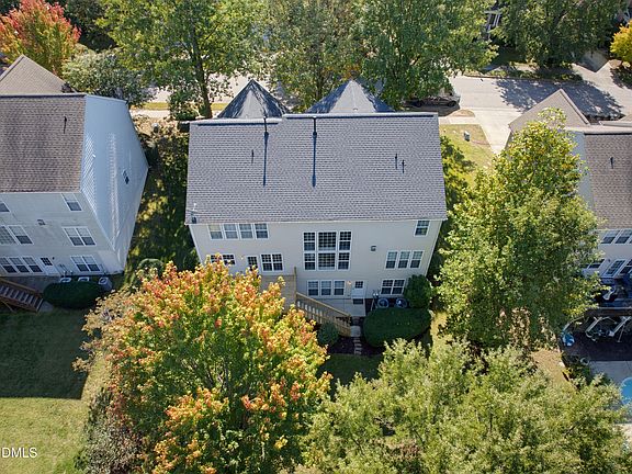 3rd image of 502 Siltstone Pl