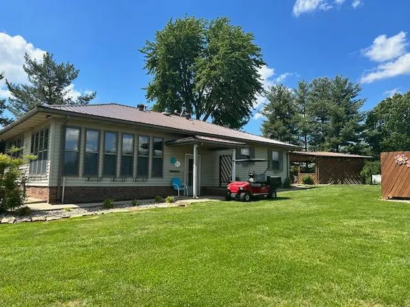 8647 Franklin Rd, Sumner, IL 62466