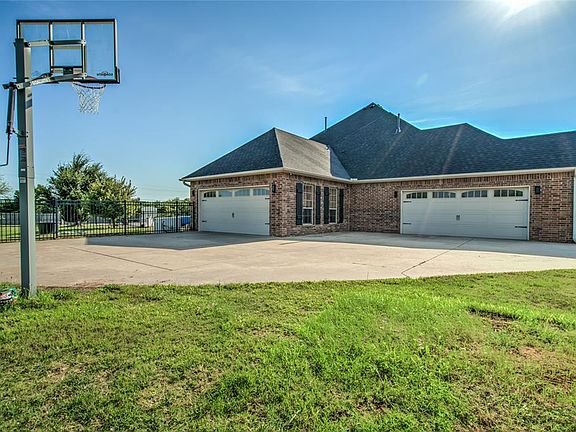 5th image of 6600 SE 163rd Ct