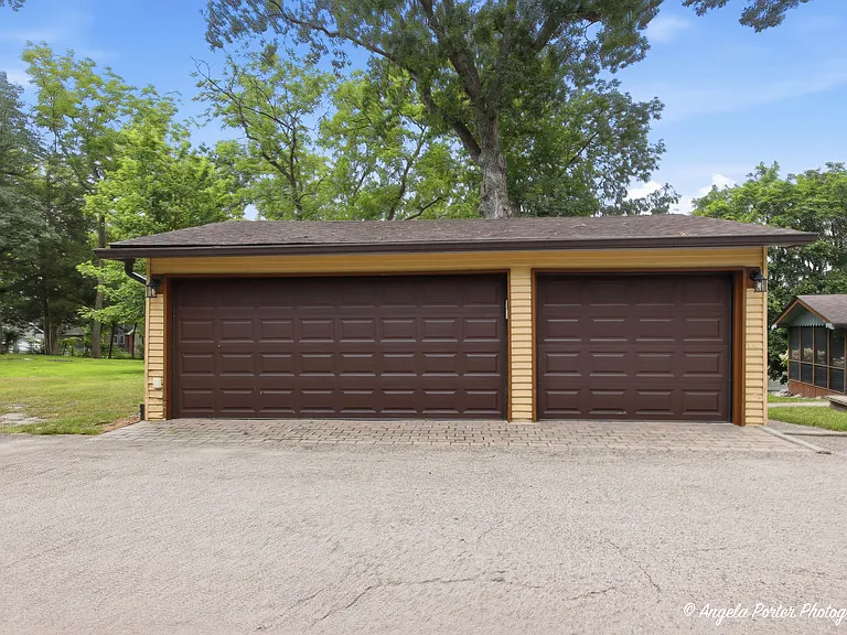 38624 N Miller Rd — Photo 3