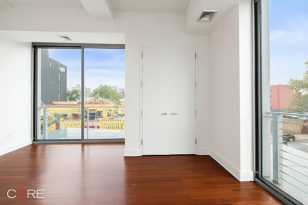 Rented by CORE | media 27