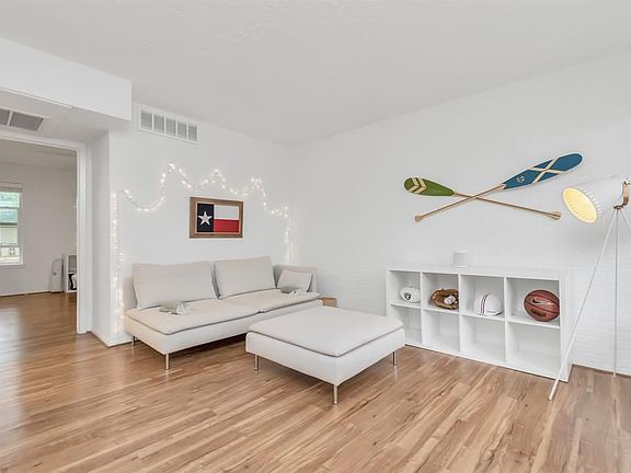 4th image of 3224 Timmons Ln APT 136