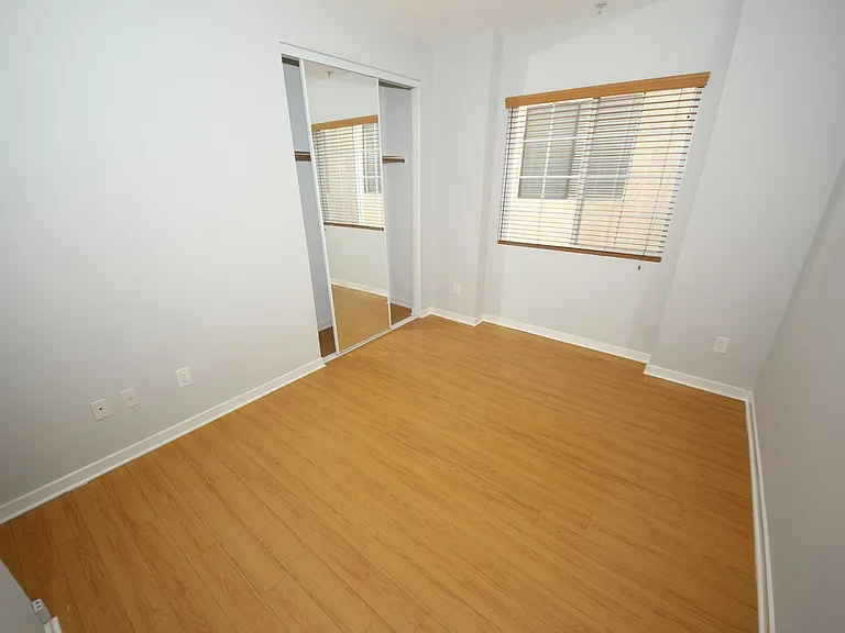 7070 Flight Ave — Photo 9