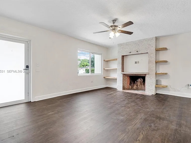 3951 SW 2nd Ter — Photo 3