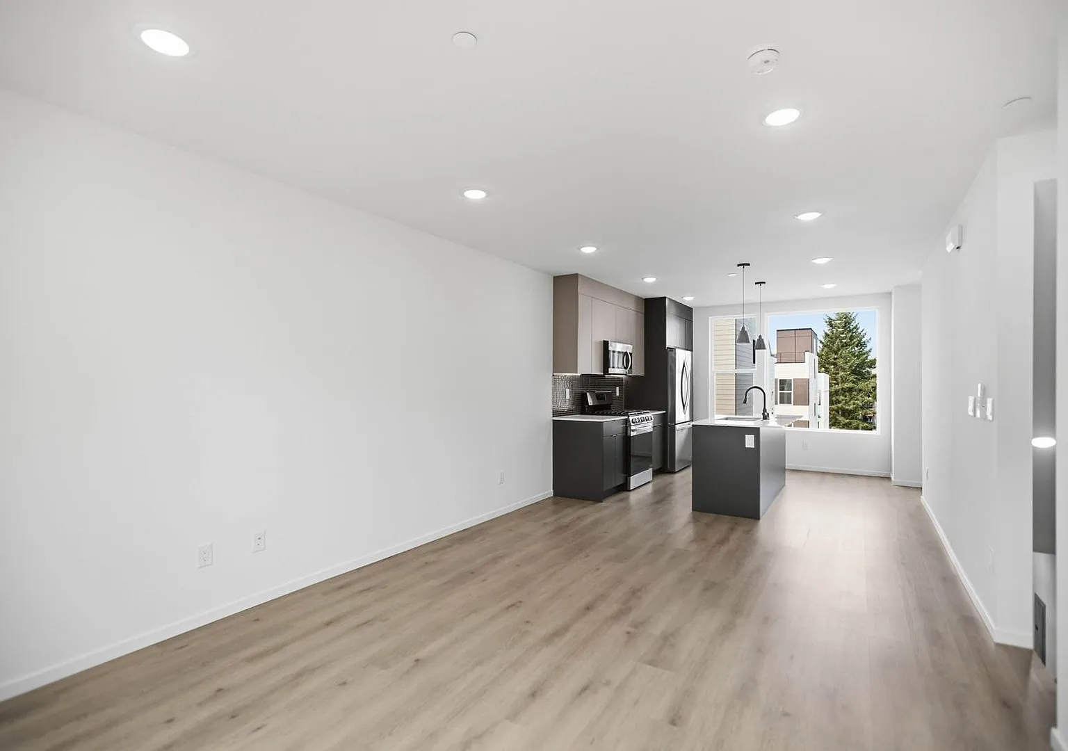 Brand new, never lived in 3 bed 2.5 bath townhome in Cedar Park with parking — Photo 3