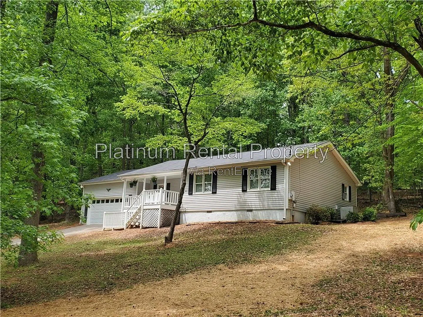 3 bed, 2.0 bath, 1315 sqft, $2,000 — Photo 3