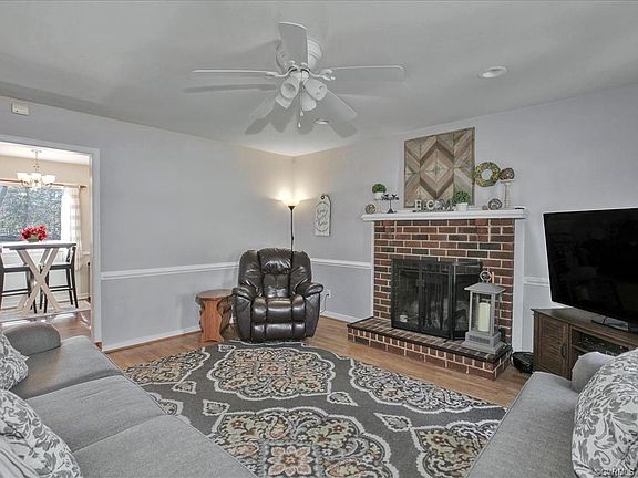 4th image of 413 Grinell Dr