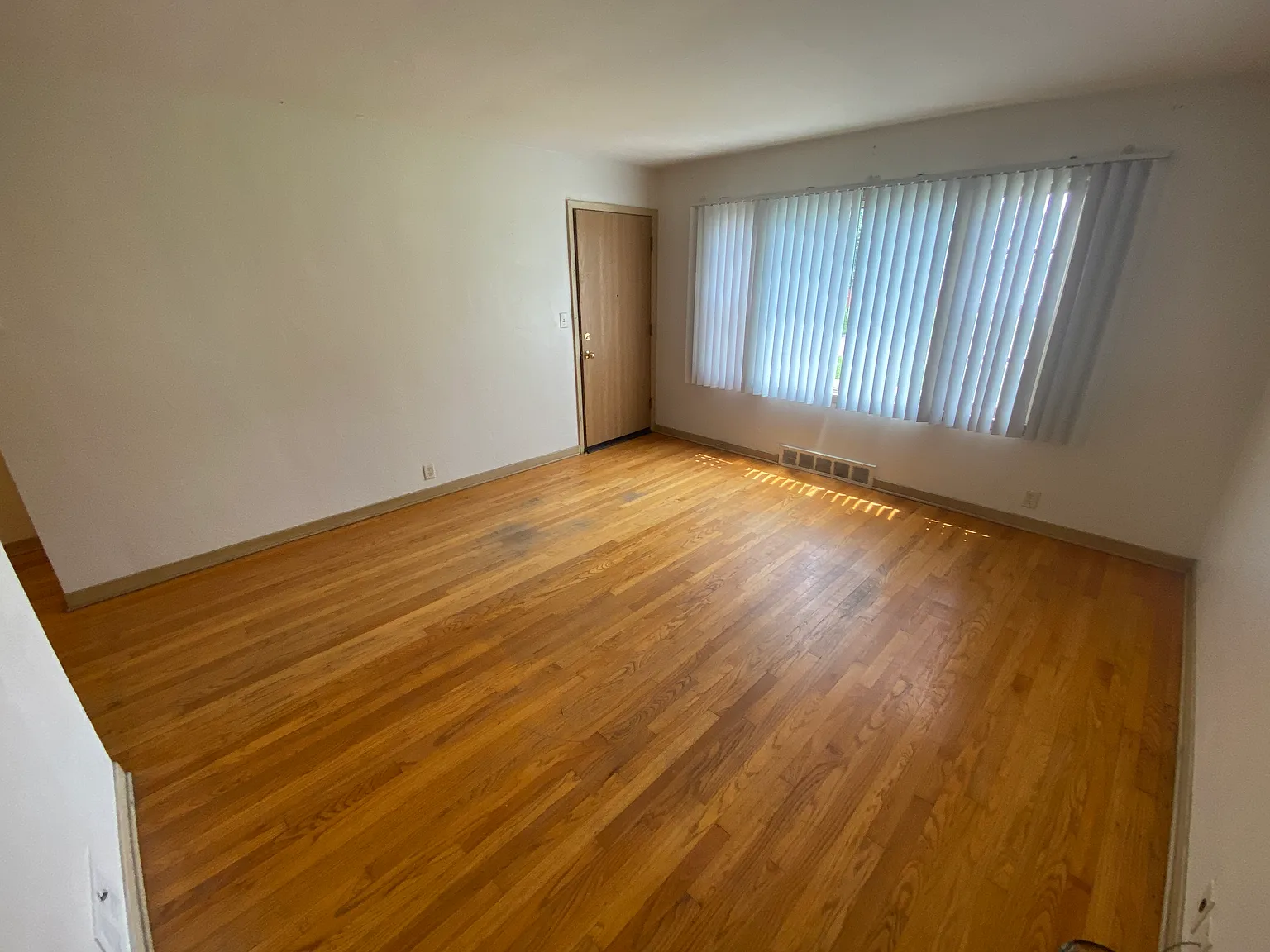 2544 J Street — Photo 2