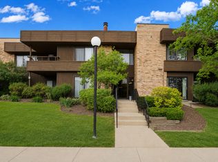 1365 N Sterling Ave #105B, Palatine, IL 60067
