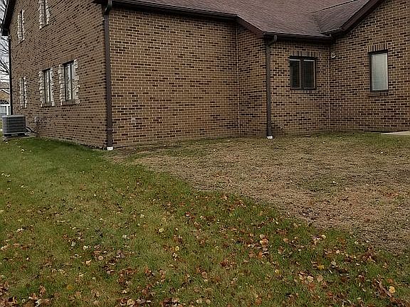 3rd image of 601 Winston Dr