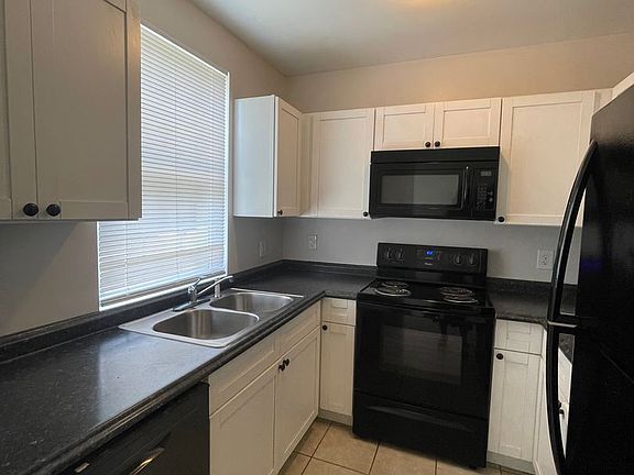 4th image of 833 North Ave APT A3