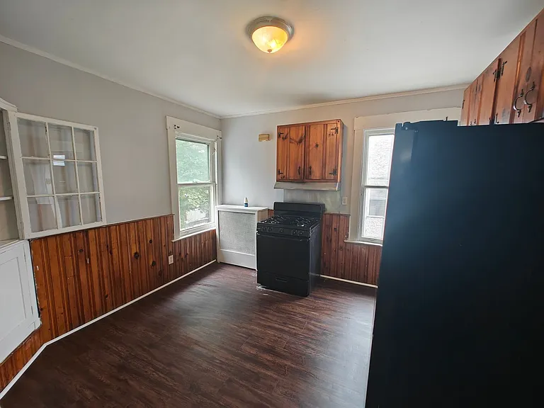 83 Norton St — Photo 3